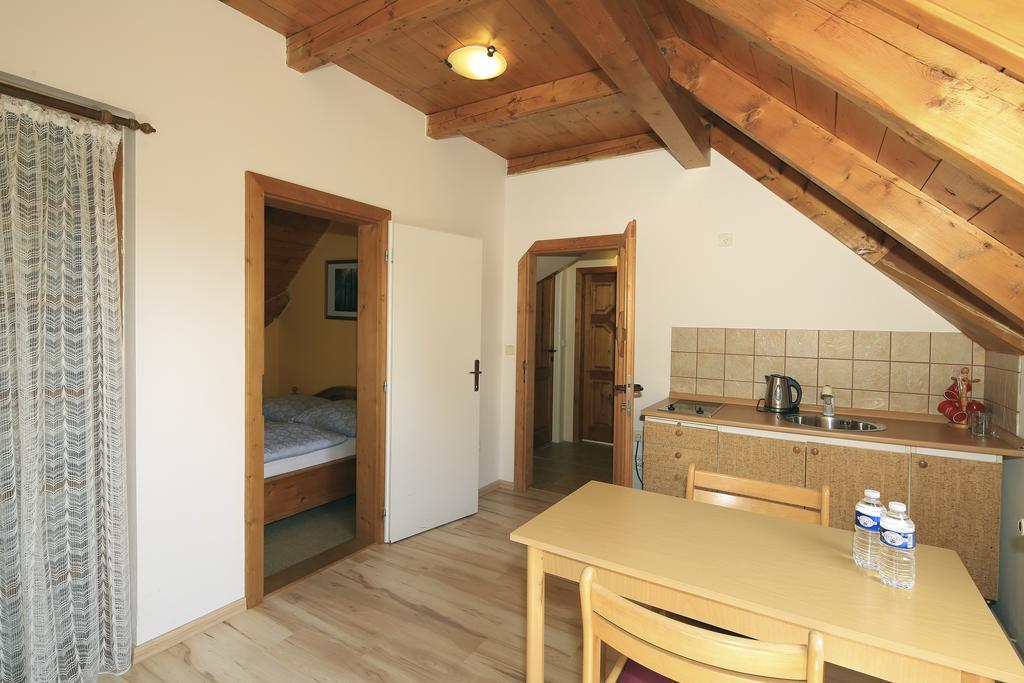 B&B Na Kopecku Рокицани Экстерьер фото